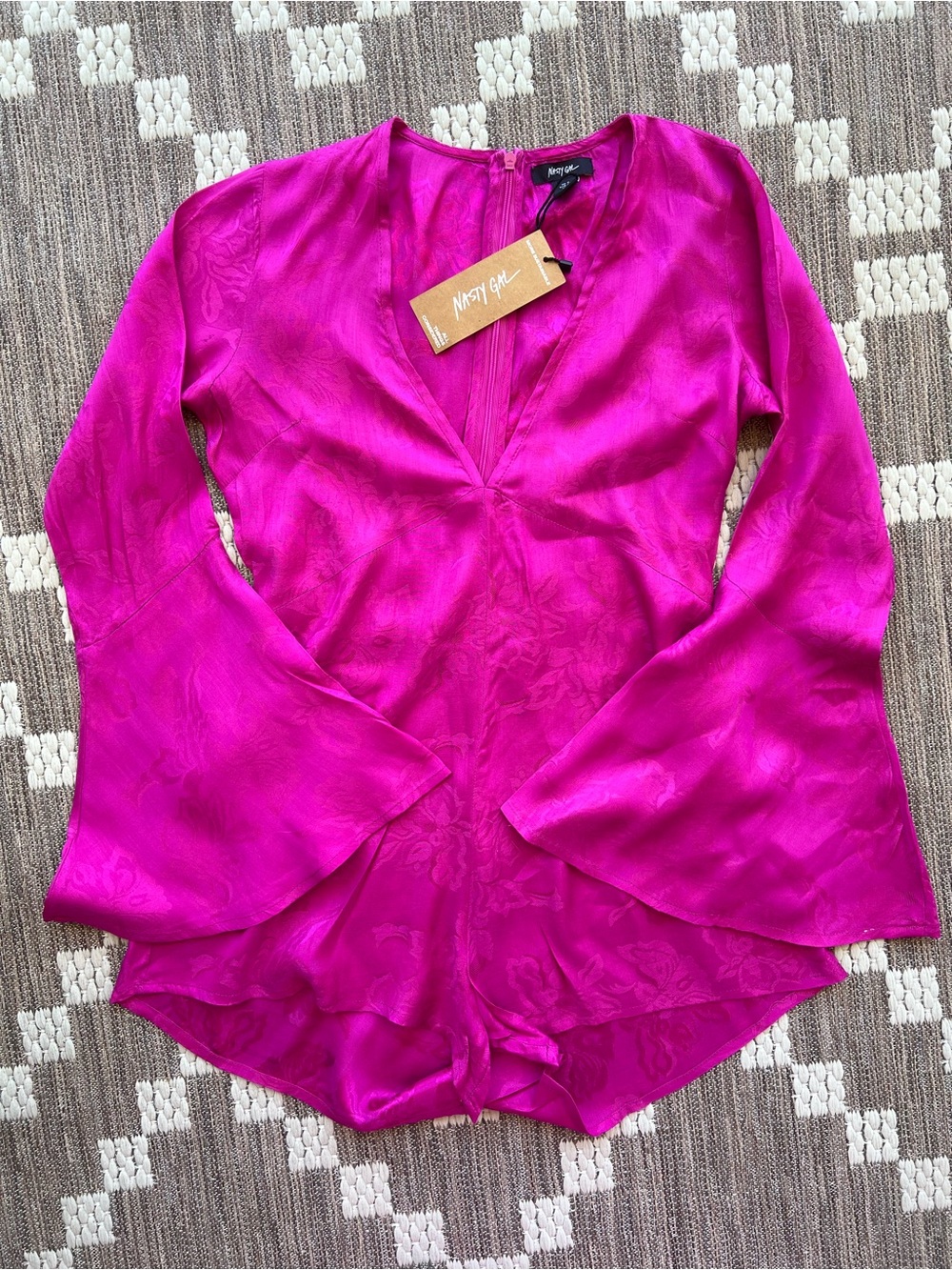 NWT Nasty Gal Fuchsia Long-Sleeve V-Neck Romper US 0